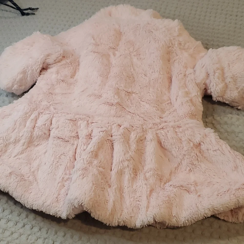 Girl's Widgeon Coat - Pink Faux Fur Size 6 months